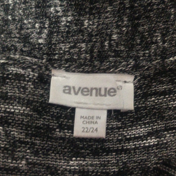 Women Black-White  Cardigan / Size 3X / NWOT - Picture 8 of 8